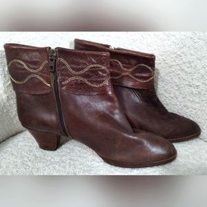 Vintage 80's Italian Lavorazione Artigiana Cognac Leather Zipper Ankle Boots 7.5